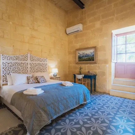 Rustic Retreat With Pool San Lawrenz