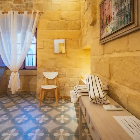 Villa Rustic Retreat With Pool San Lawrenz