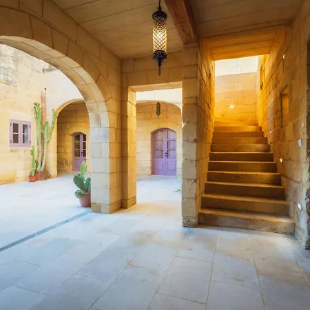 Rustic Retreat With Pool Villa *