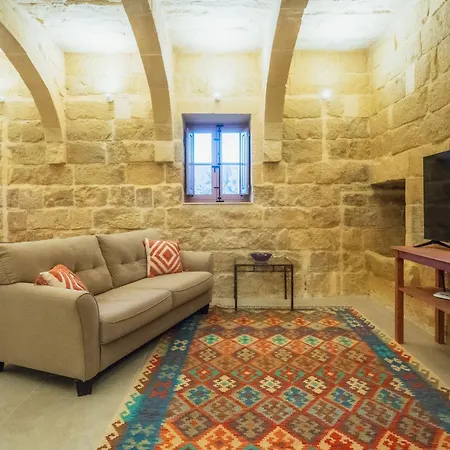 Rustic Retreat With Pool Villa San Lawrenz