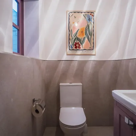 Rustic Retreat With Pool Villa