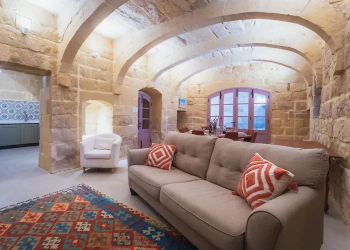 Rustic Retreat With Pool 빌라 *