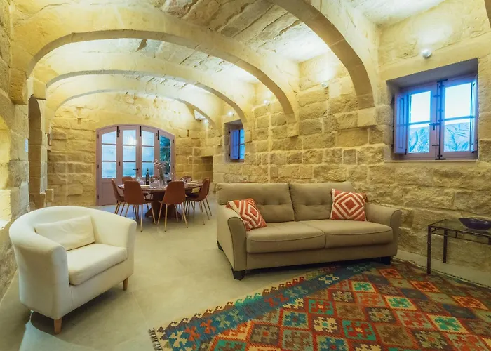 Rustic Retreat With Pool 빌라 *