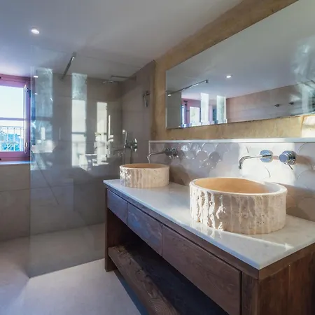 Rustic Retreat With Pool *