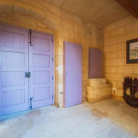 Rustic Retreat With Pool San Lawrenz