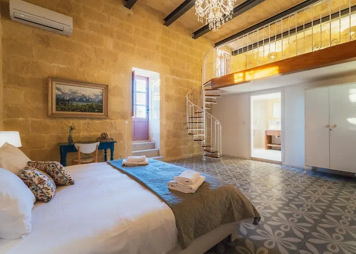 Rustic Retreat With Pool Villa San Lawrenz