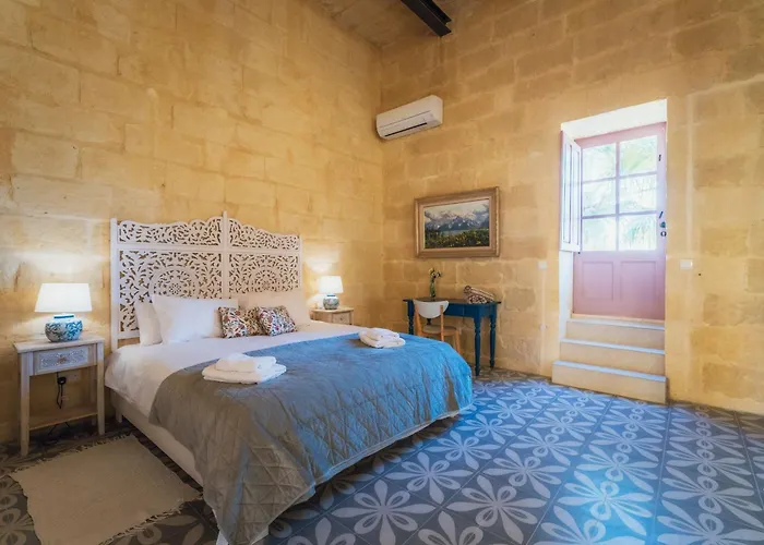 Rustic Retreat With Pool San Lawrenz