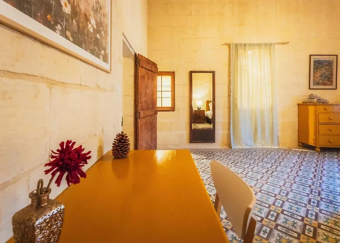 Rustic Retreat With Pool וילה סן לורנץ