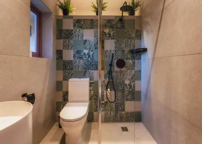 Rustic Retreat With Pool *