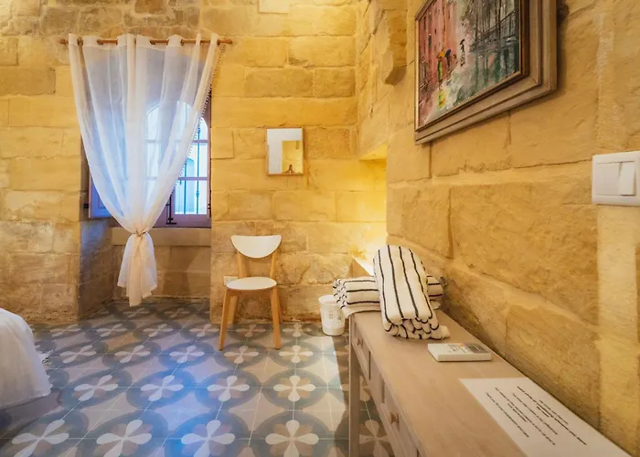 Vilă Rustic Retreat With Pool San Lawrenz