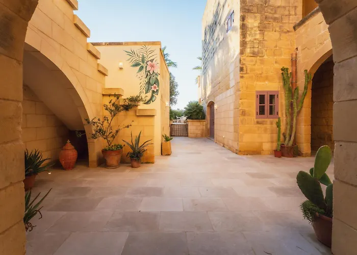 וילה Rustic Retreat With Pool סן לורנץ