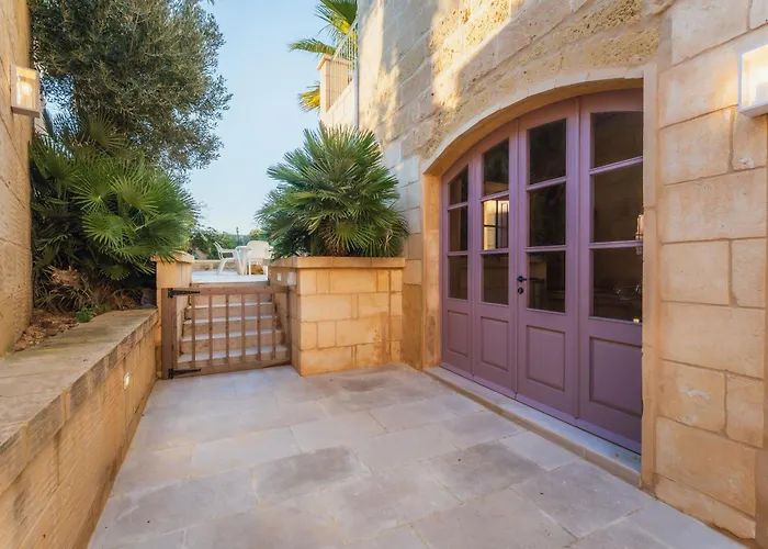 Rustic Retreat With Pool Villa San Lawrenz