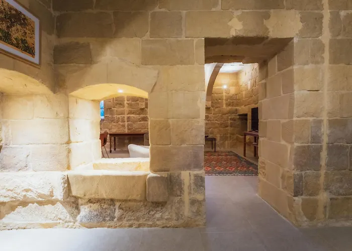 Rustic Retreat With Pool *