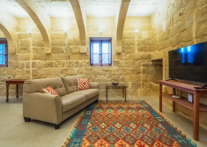 Rustic Retreat With Pool Villa San Lawrenz