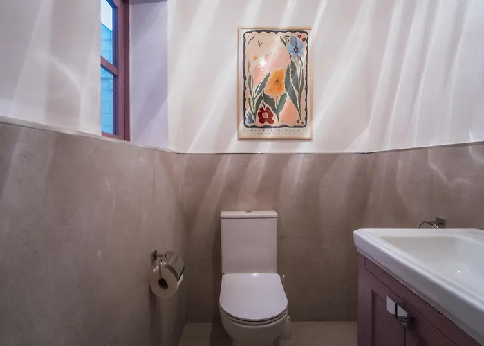 Rustic Retreat With Pool וילה